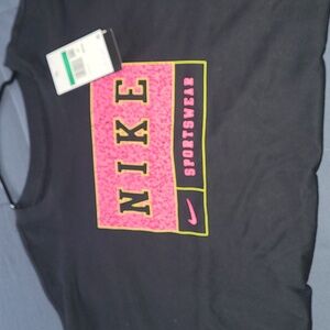 BNWT Nike xl  loose fit t-shirt